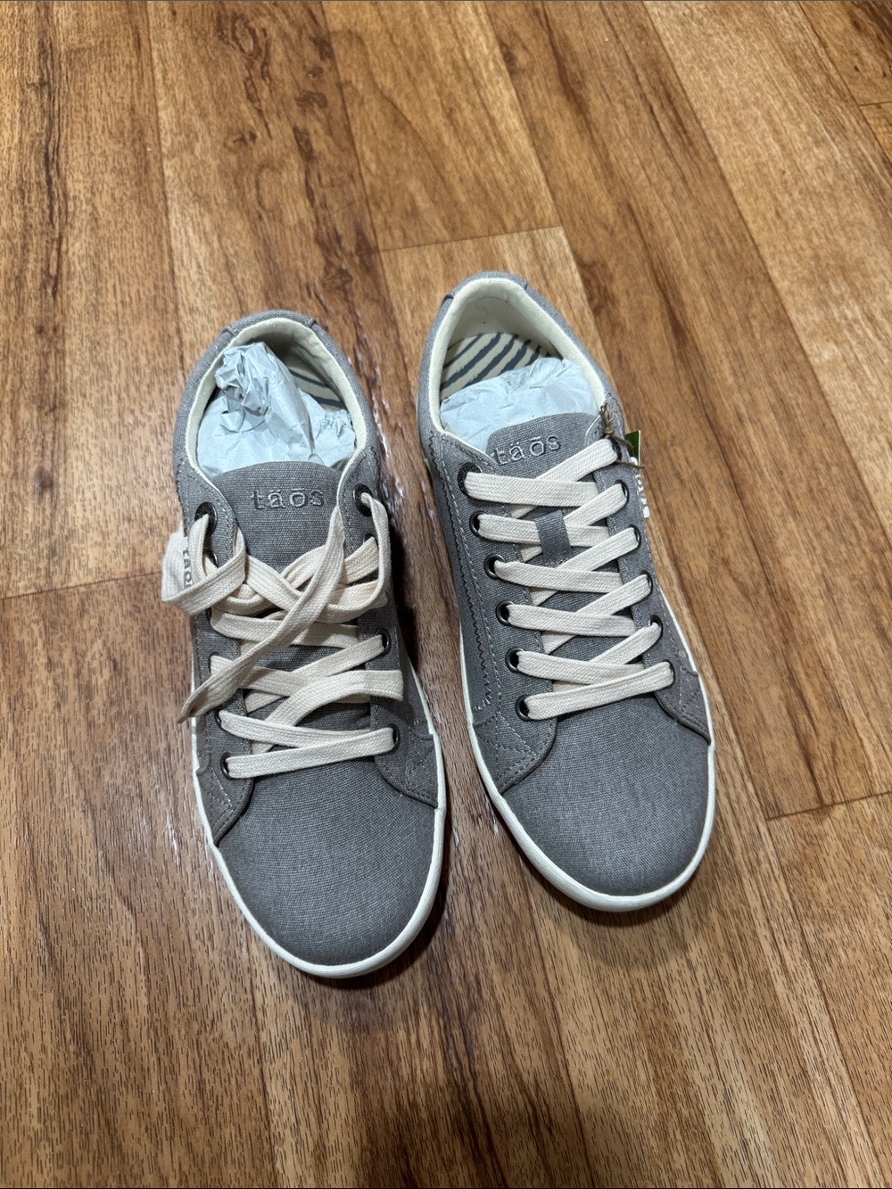 Taos Footwear Gray Canvas Lace-Up Sneakers